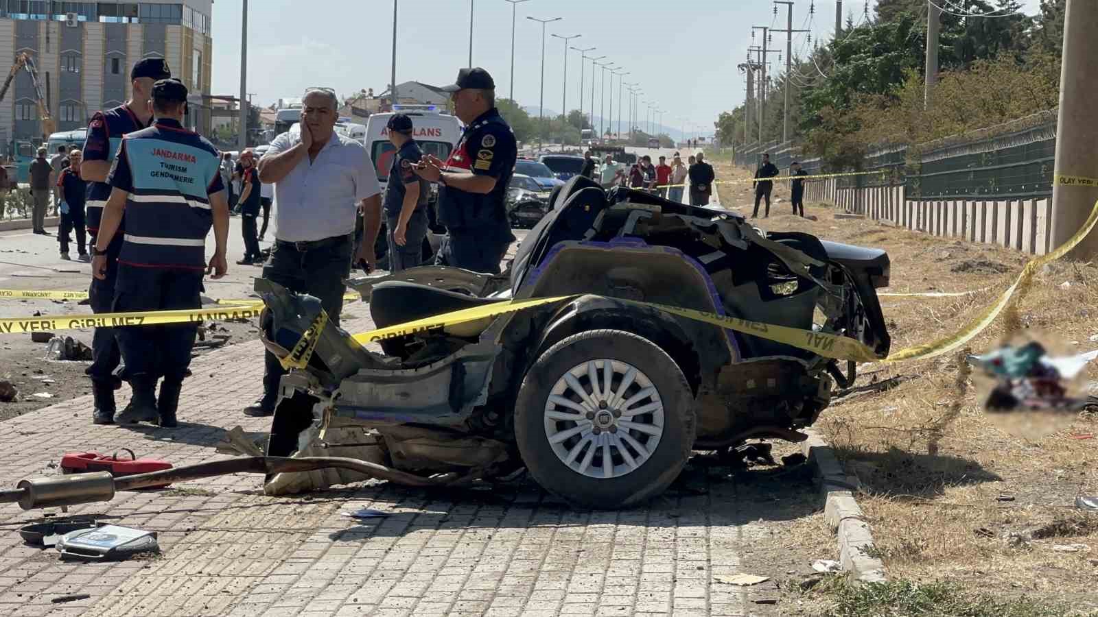 Elazığ’daki trafik kazasında ölen 2 kadının iş için kentte bulunduğu öğrenildi