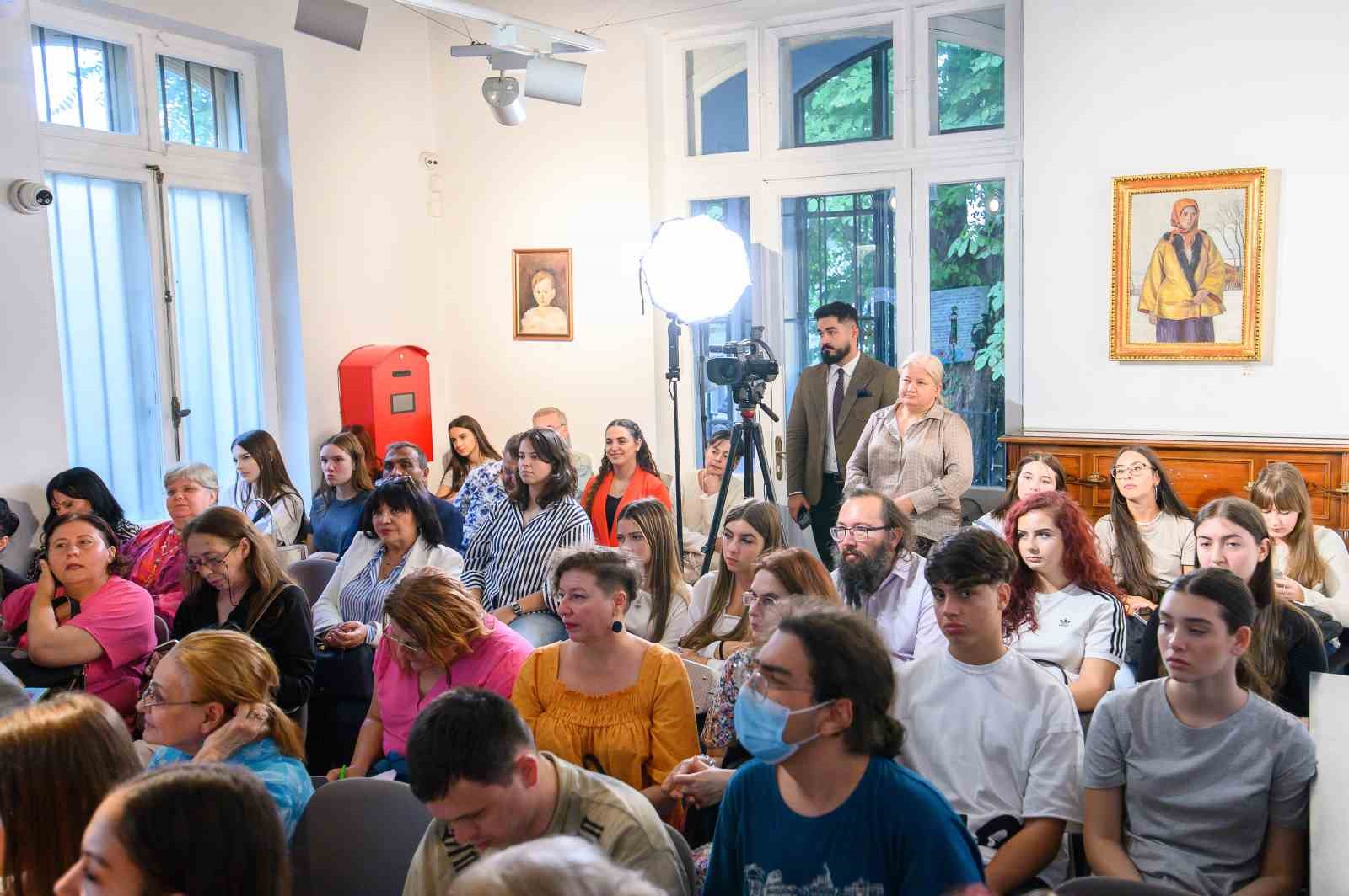 Baki’nin şiir dünyası Bükreş’te edebiyatseverlerle buluştu