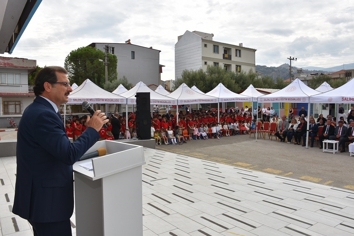 Salihli’de İlköğretim Haftası kutlandı