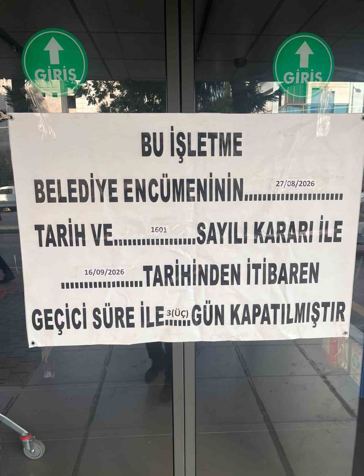 Tarihi geçmiş ürün satan zincir market şubesi mühürlendi
