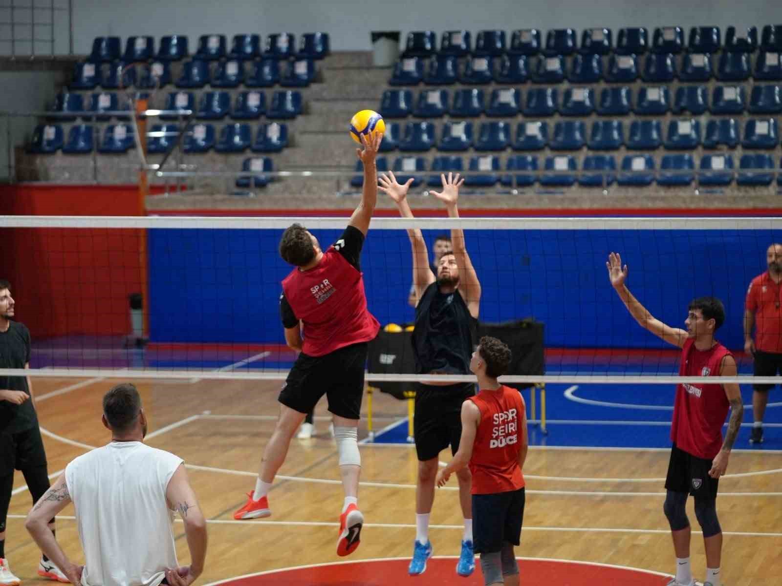 Düzce ekibi filede yeni sezonu bekliyor