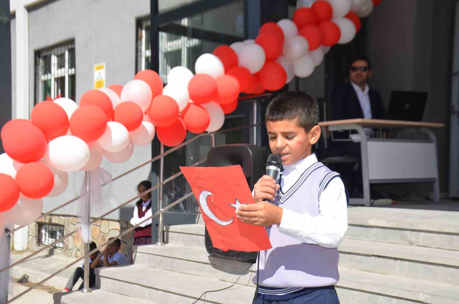 Bulanık’ta İlköğretim Haftası kutlandı