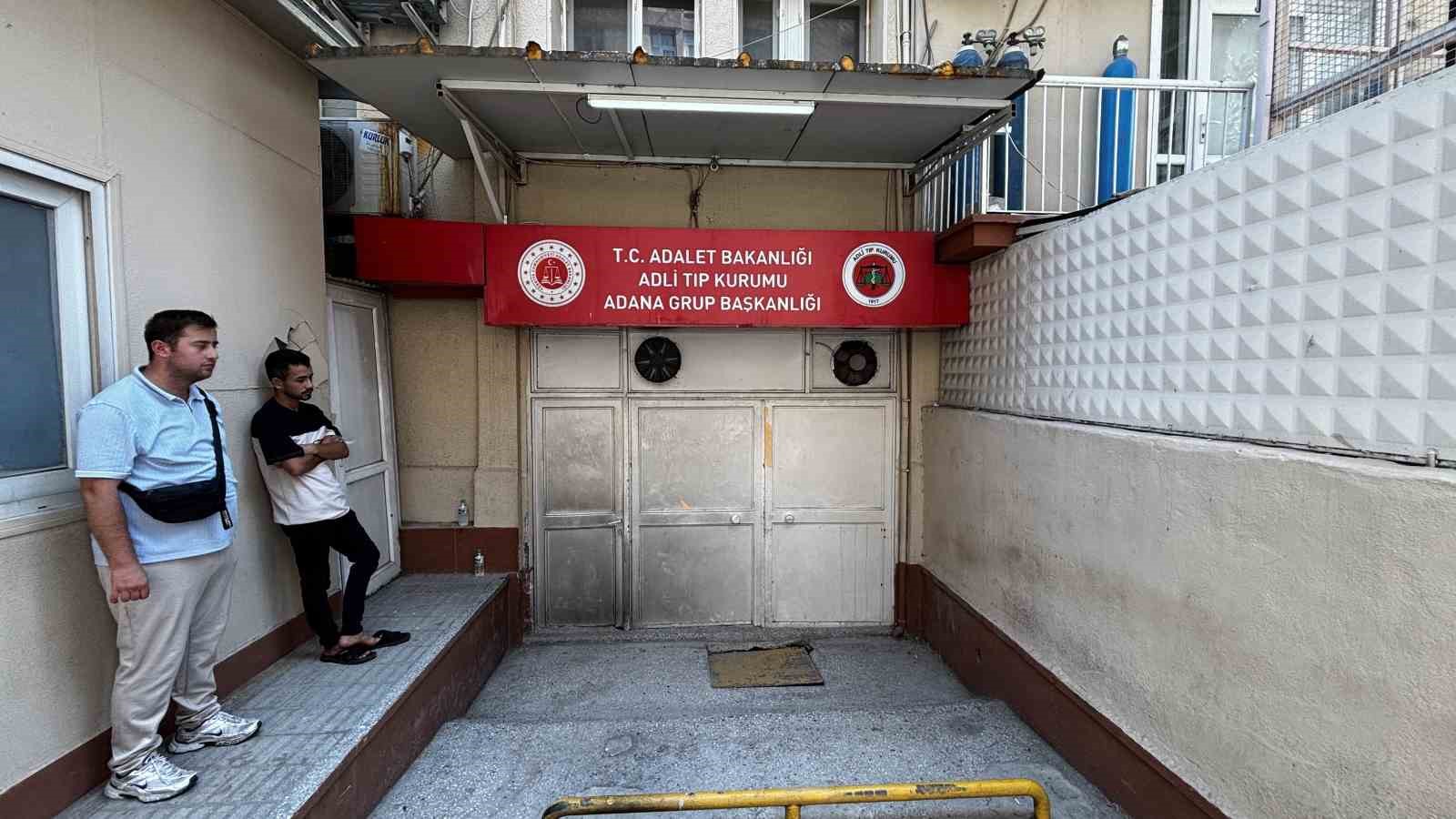 Adana’da eski eşi tarafından katledilen kadının cenazesi adli tıptan alındı