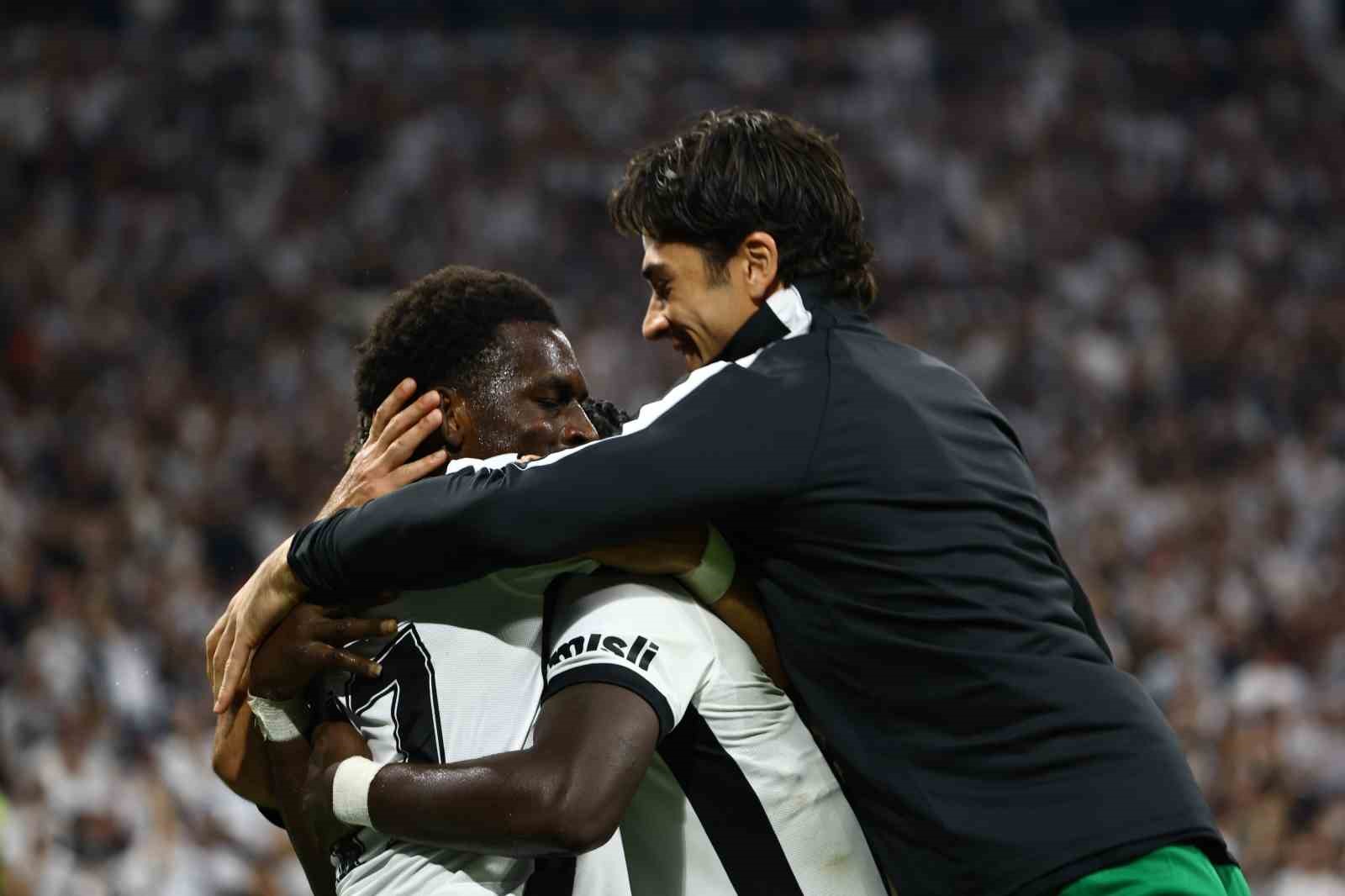 UEFA Avrupa Ligi: Beşiktaş: 4 - Marsilya: 1 (Maç sonucu)