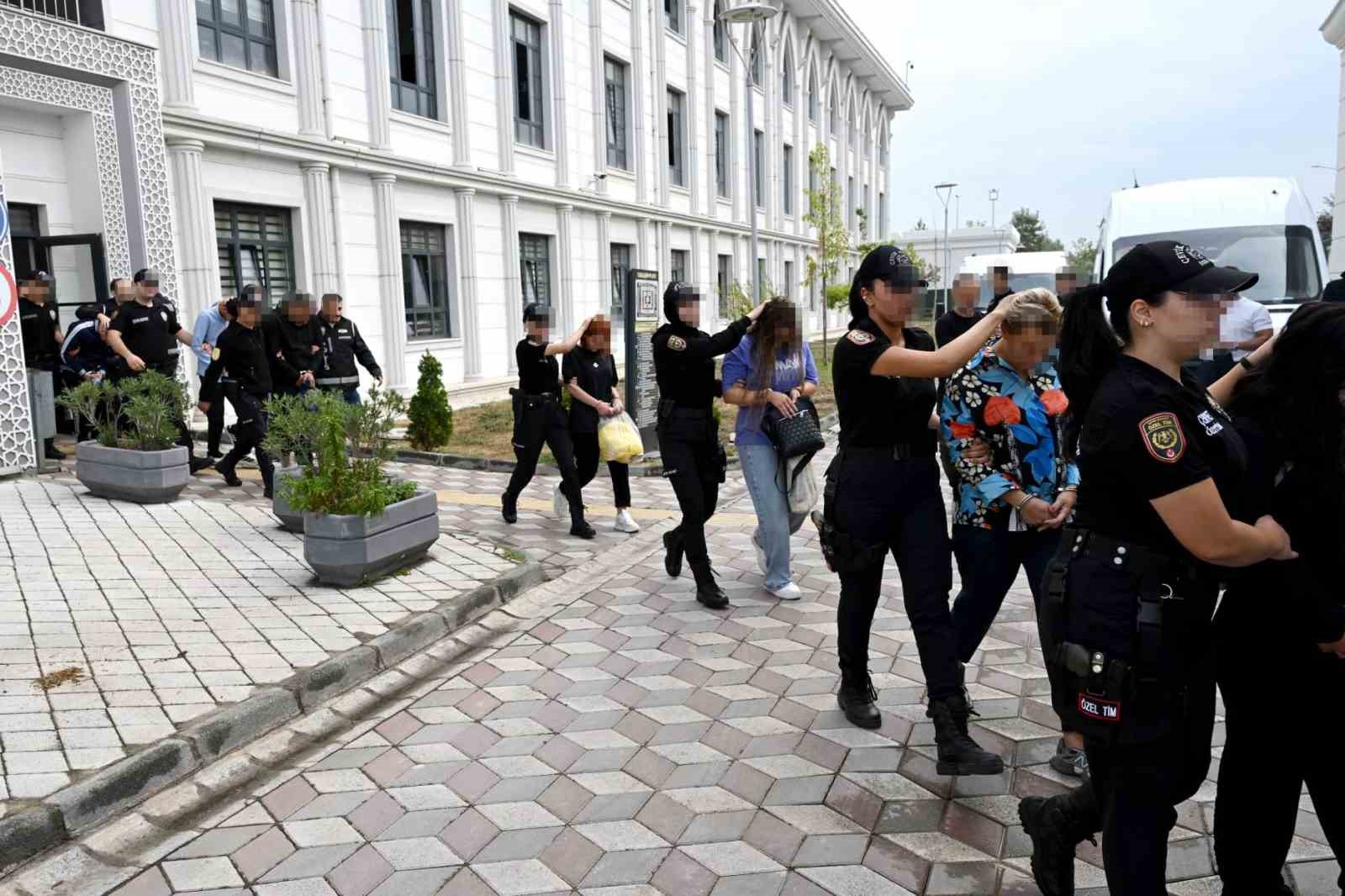 ’Sokaklar Güvende’ operasyonunda hedeflenen 14 şüpheli yakalandı: 7 tutuklama