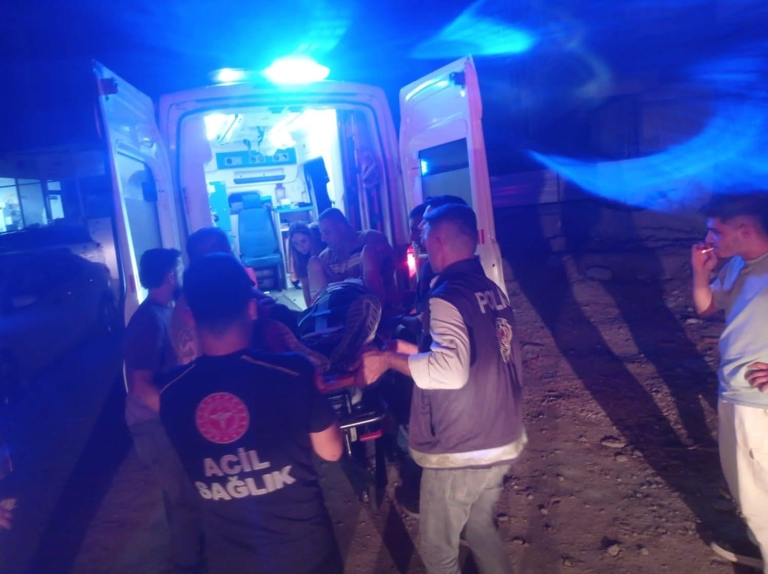 Defne’de inşaat halindeki binanın asansör boşluğuna düşen şahıs yaralandı
