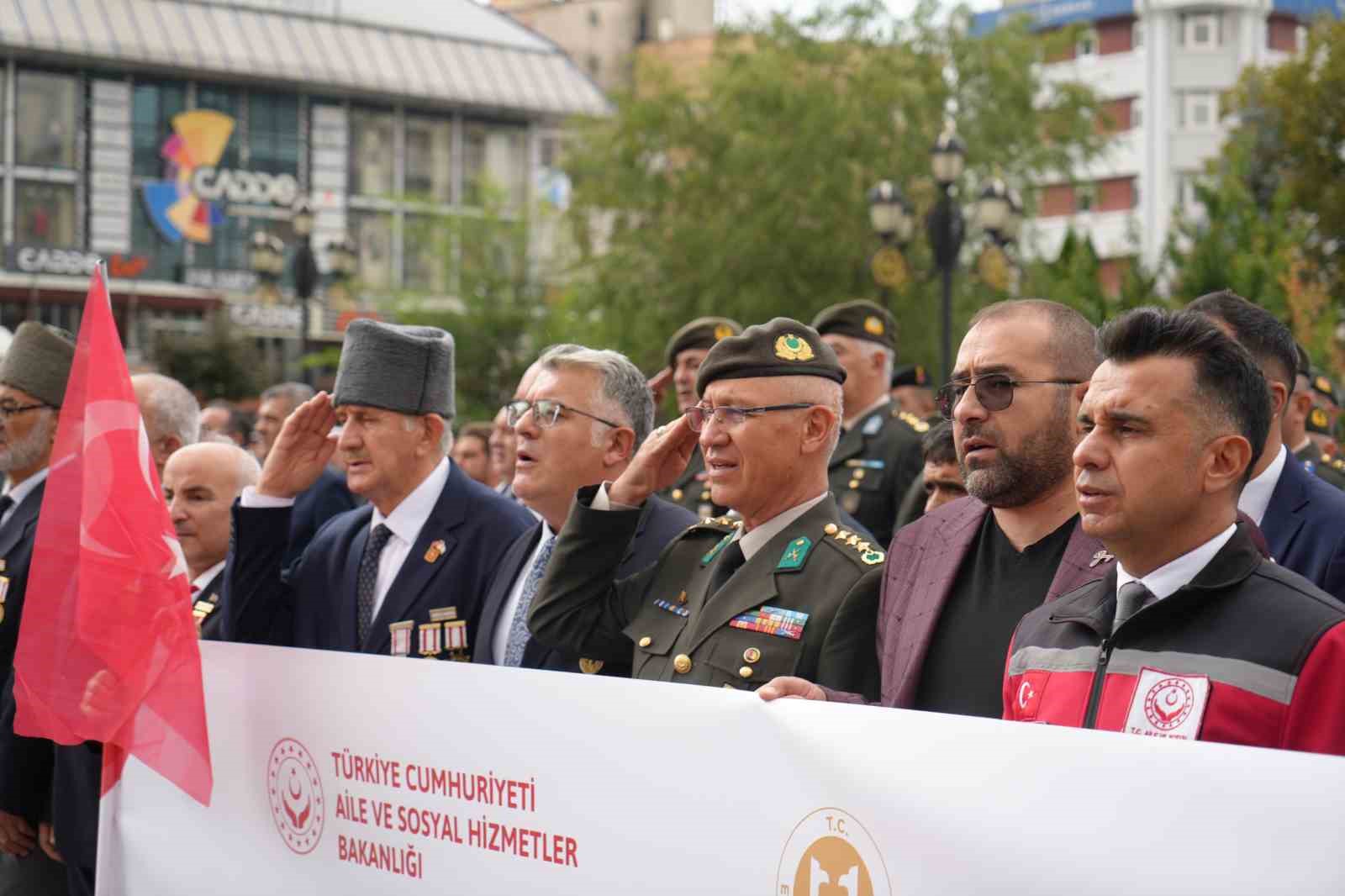 Erzurum’da Gaziler günü dolayısıyla kortej yürüyüşü