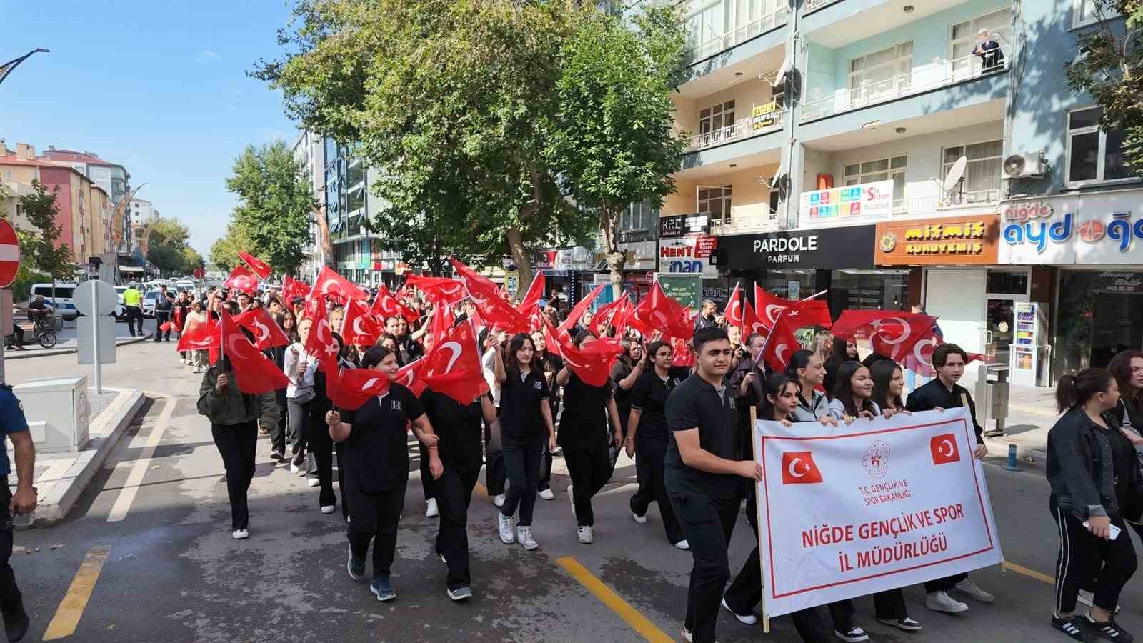 Niğde’de ’Kahramanlarla Kardeşlik Yolunda’ yürüyüşü gerçekleştirildi