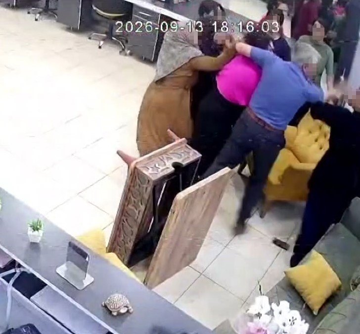 Kahramanmaraş’ta saç kesimini beğenmeyen müşterinin akrabaları kadın kuaförü darp etti