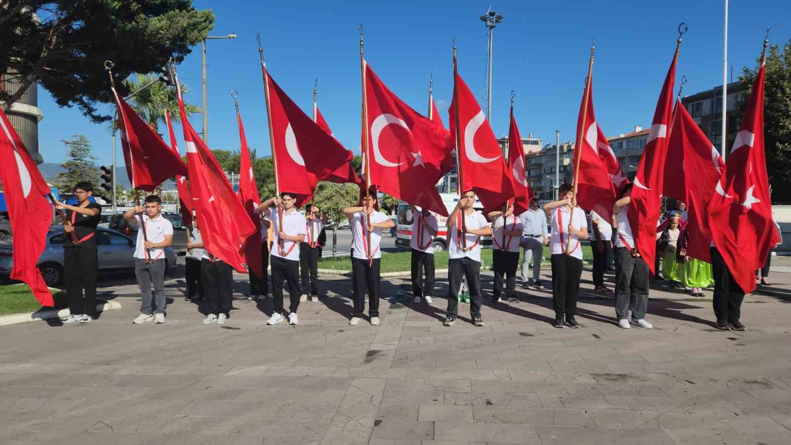 İlköğretim Haftası kutlama programı Edremit’te düzenlendi