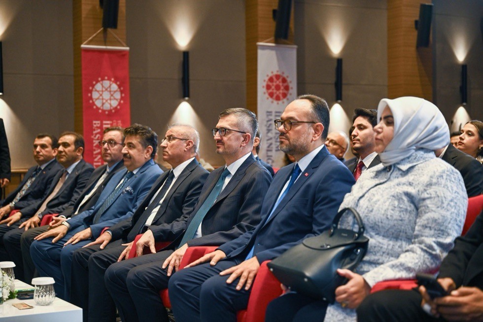 İletişim Başkanı Duran: "Türkiye, millet iradesinin hedef alınmasına asla izin vermeyecektir"