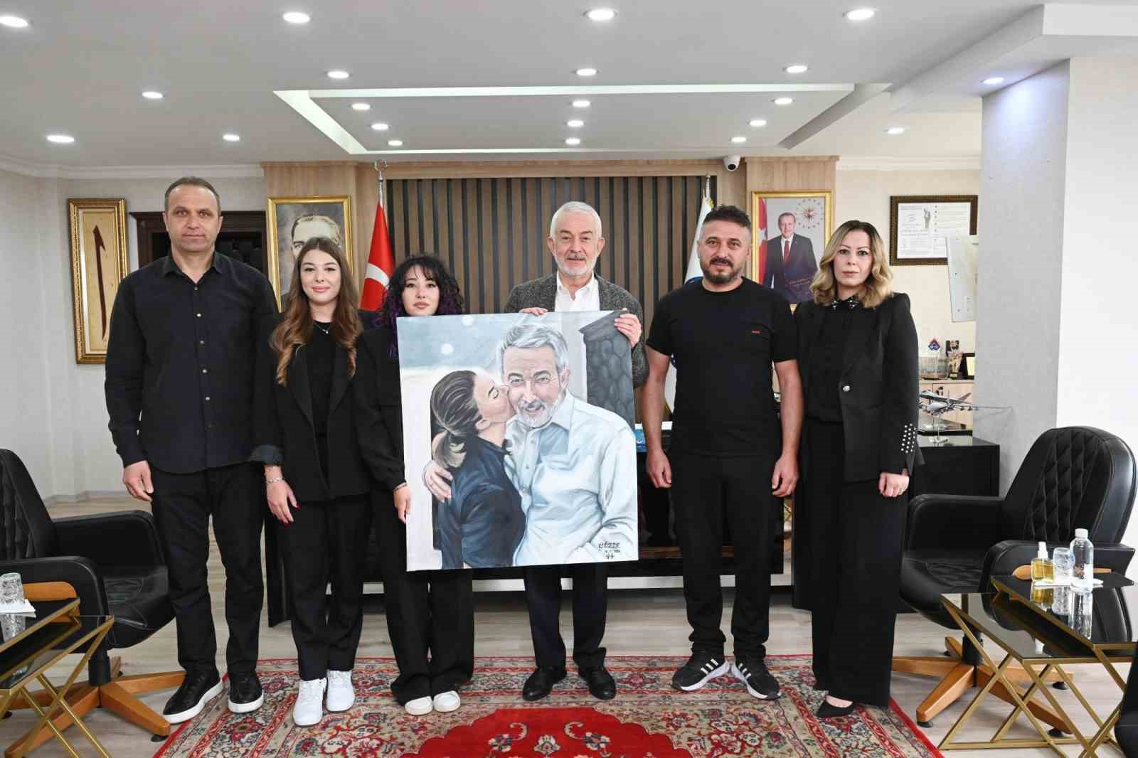 Lise öğrencisi Gözde’den Başkan Başdeğirmen’i duygulandıran tablo