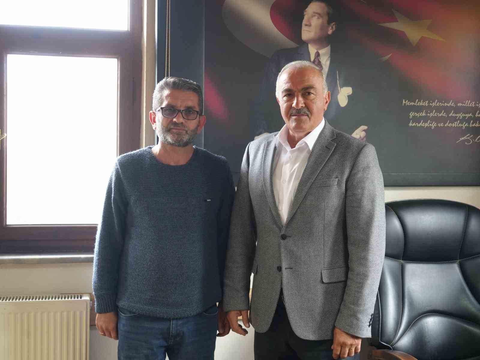 Halk otobüsünde unutulan para dolu çanta sahibine teslim edildi