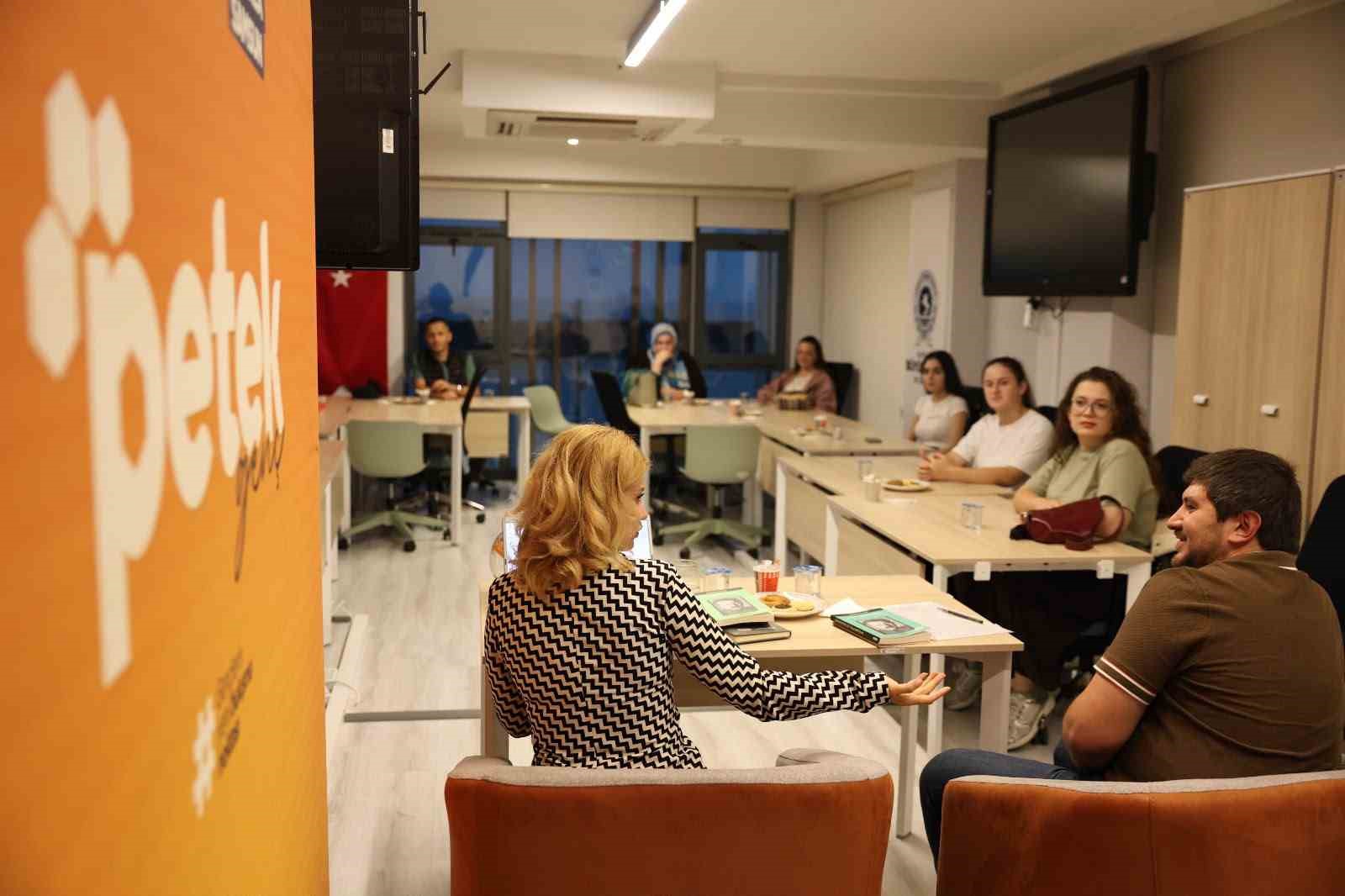 Kitap kulübünün eylül ayı gündemi: "Kuyucaklı Yusuf"