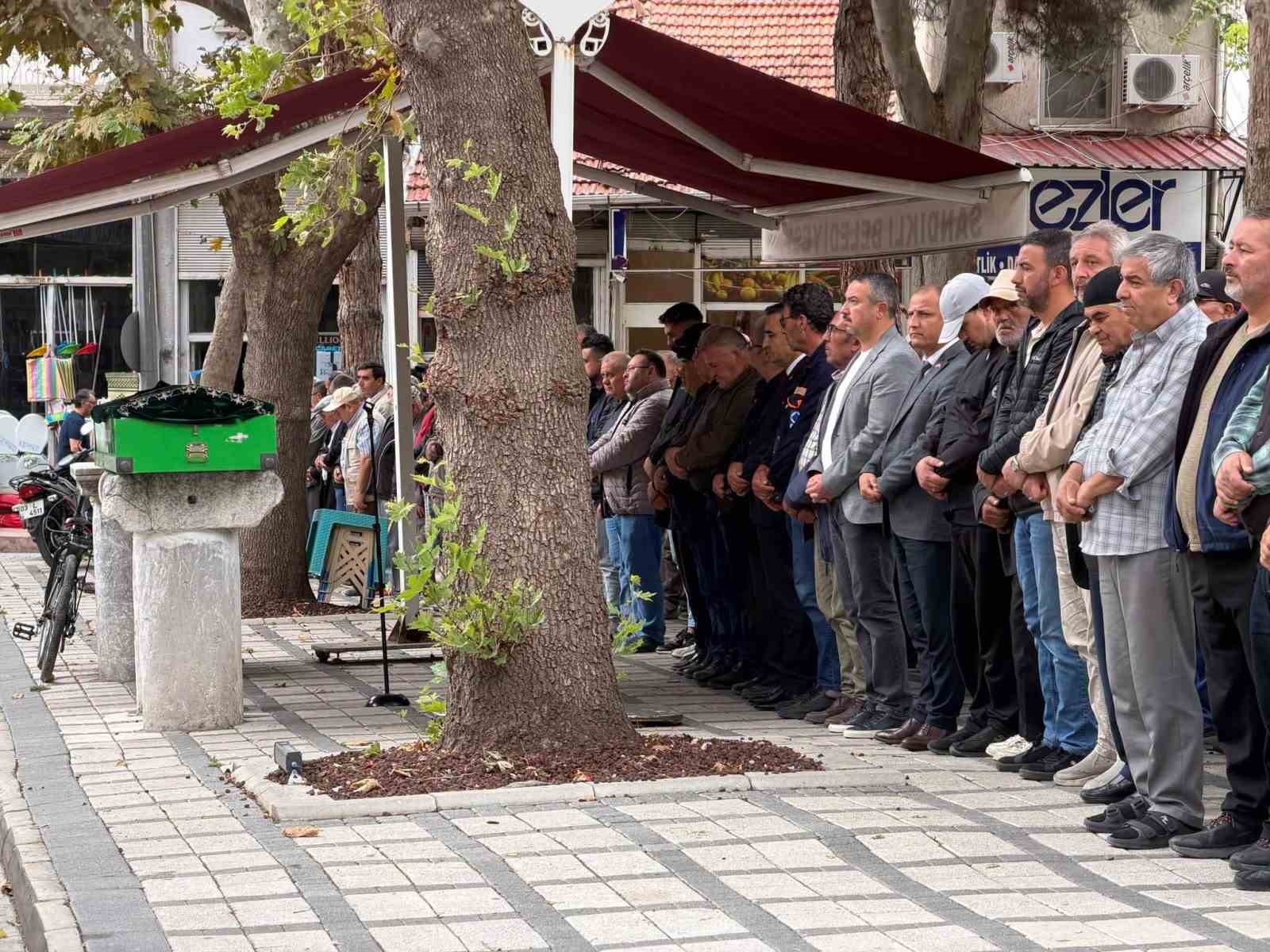Hayatı boyunca girdiği hiçbir seçimi kazanamayan adam hayatını kaybetti