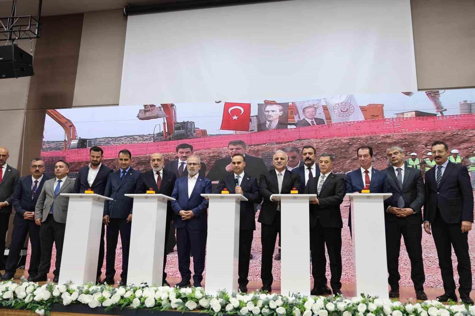 Bakan Kacır, sanayi ve teknoloji projeleri temel atma törenine katıldı