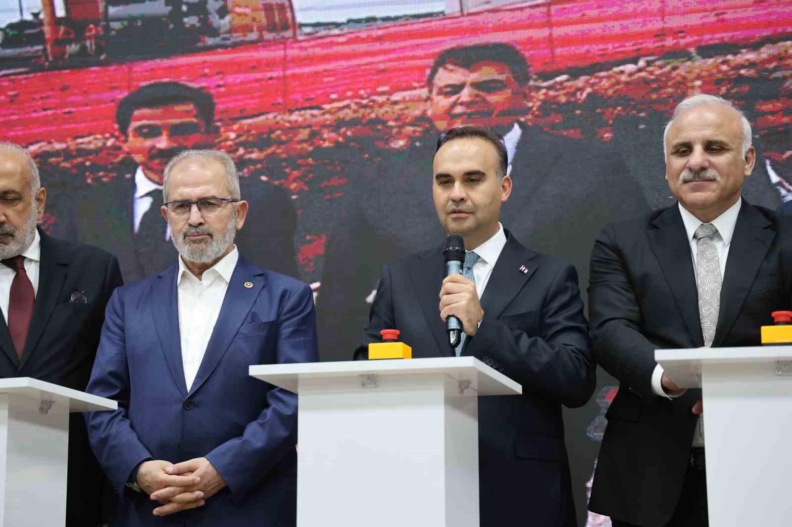 Bakan Kacır, sanayi ve teknoloji projeleri temel atma törenine katıldı