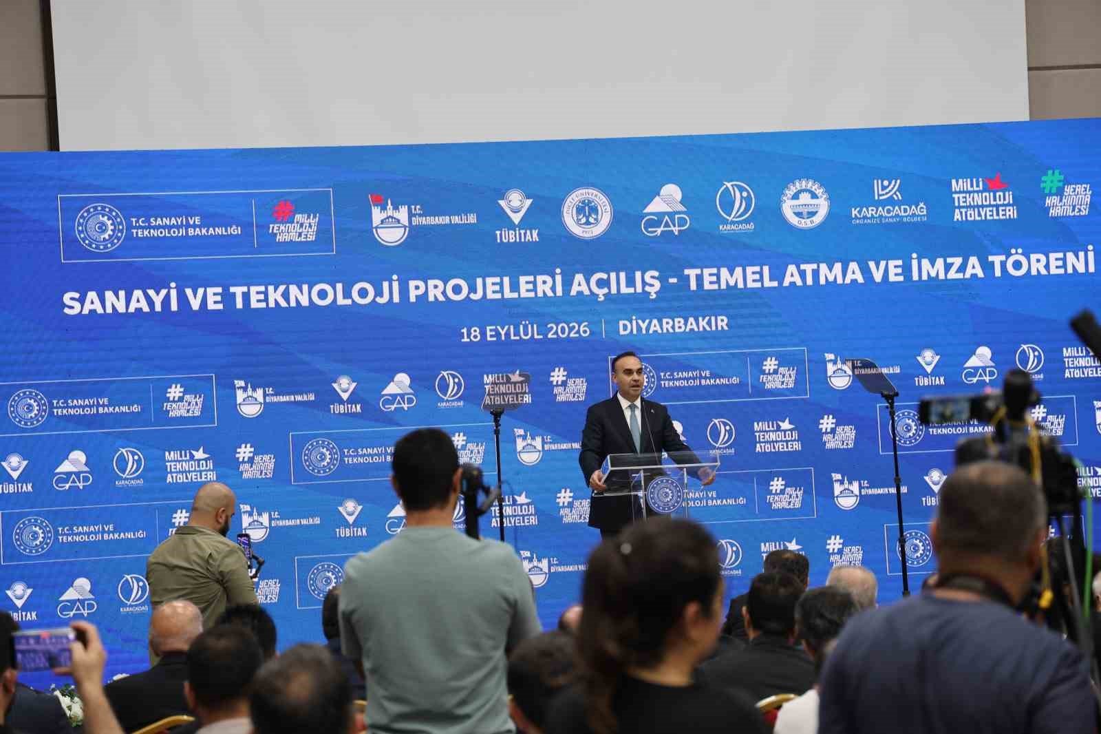 Bakan Kacır, sanayi ve teknoloji projeleri temel atma törenine katıldı