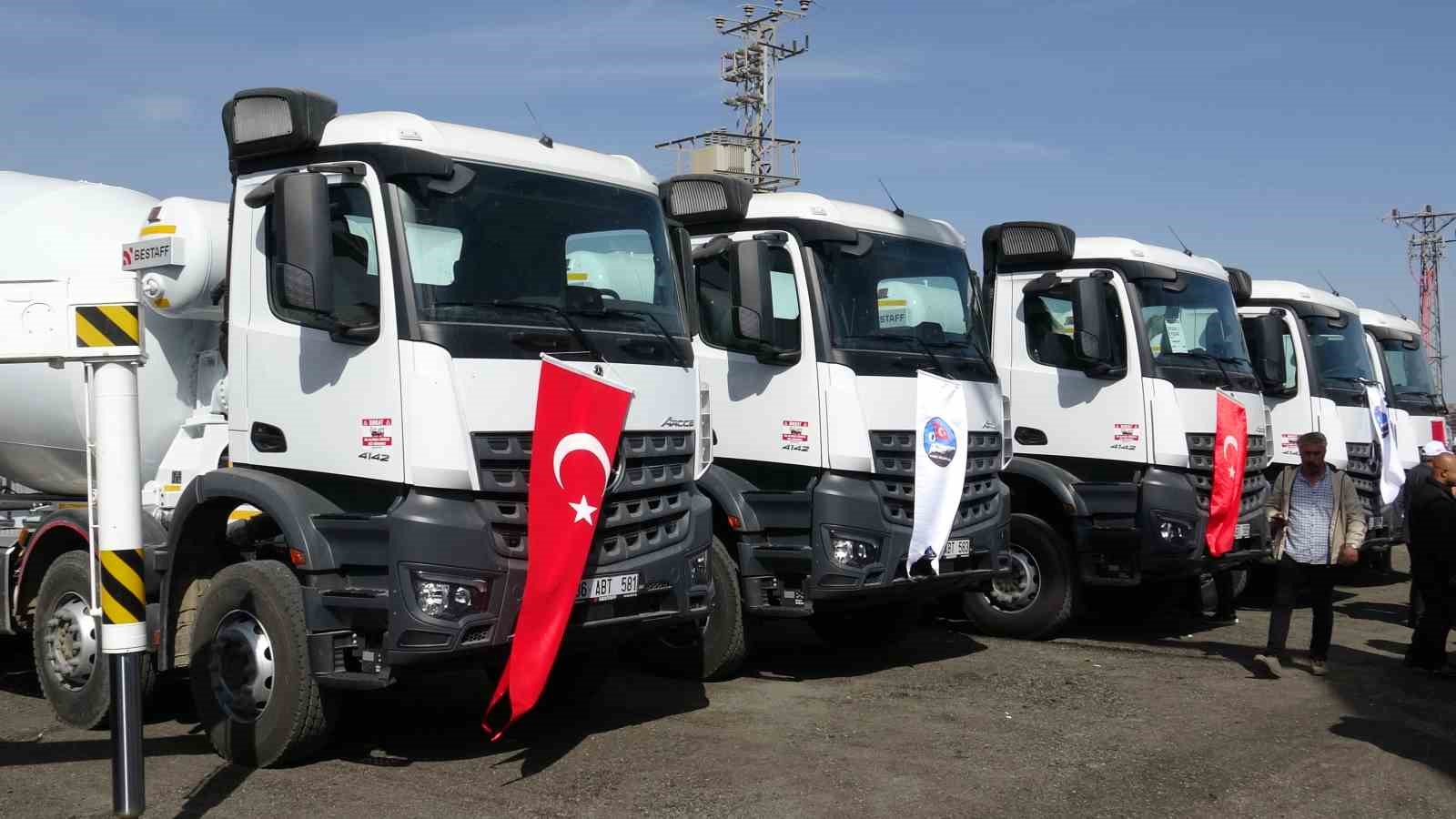 Kars Belediyesi’nden 600 milyon TL’lik yatırım: 53 yeni iş makinesi ve 5 üretim tesisi hizmette