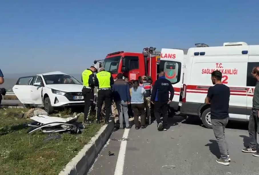 Otomobil ile pikap çarpıştı: 3 kişi yaralandı