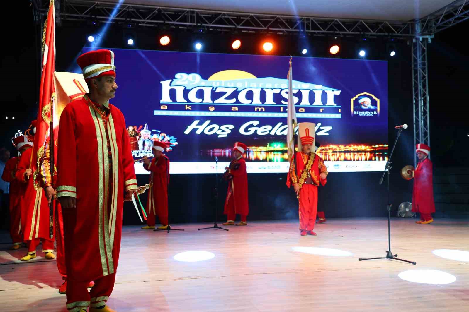 29. Uluslararası Hazar Şiir Akşamları: Gösteriler ayakta alkışlandı
