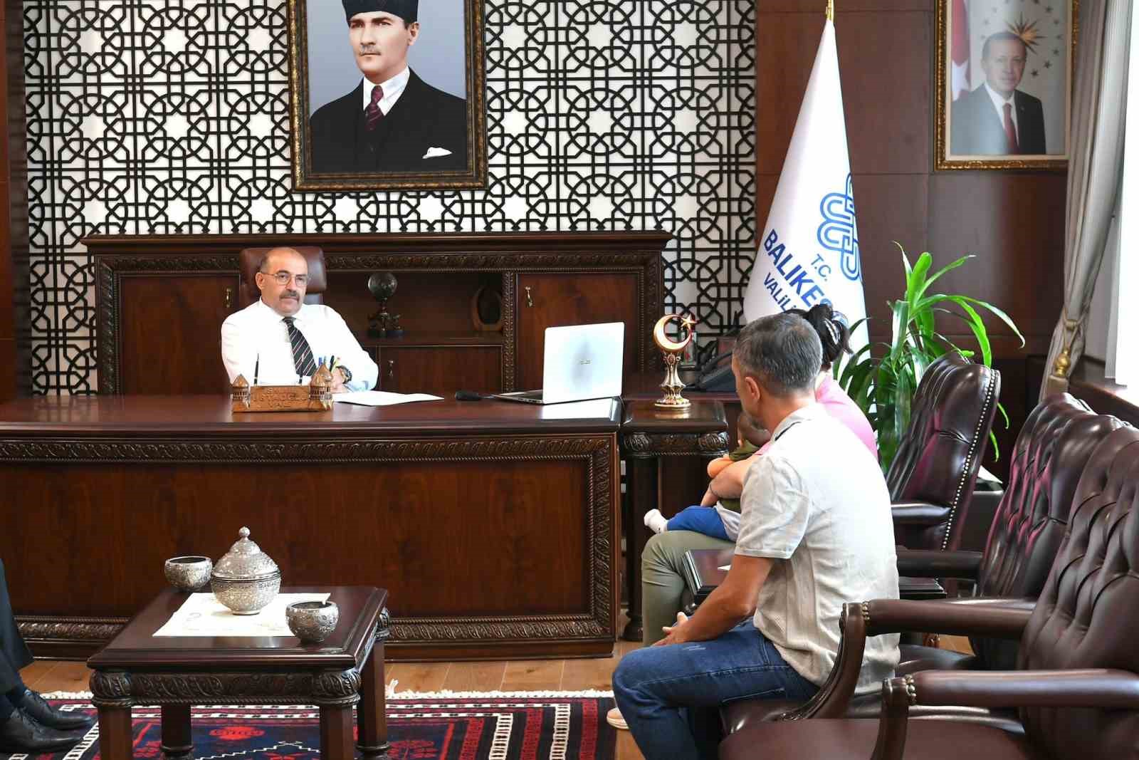 Vali Ustaoğlu vatandaşların taleplerini dinledi