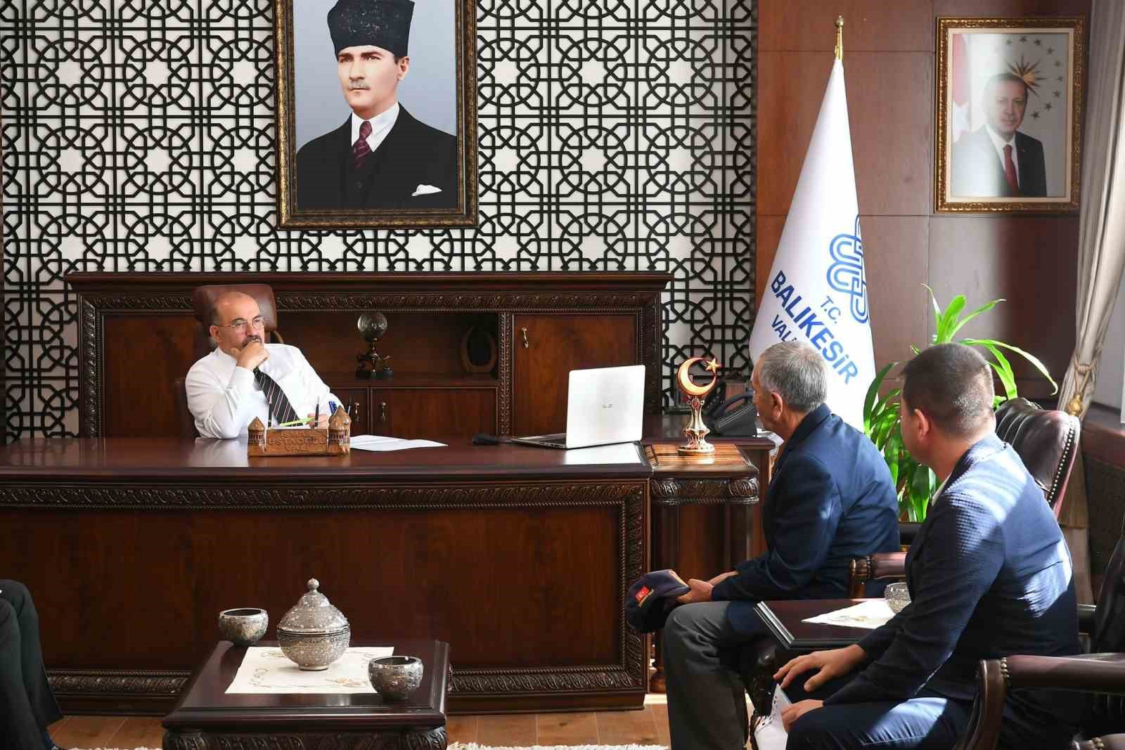 Vali Ustaoğlu vatandaşların taleplerini dinledi
