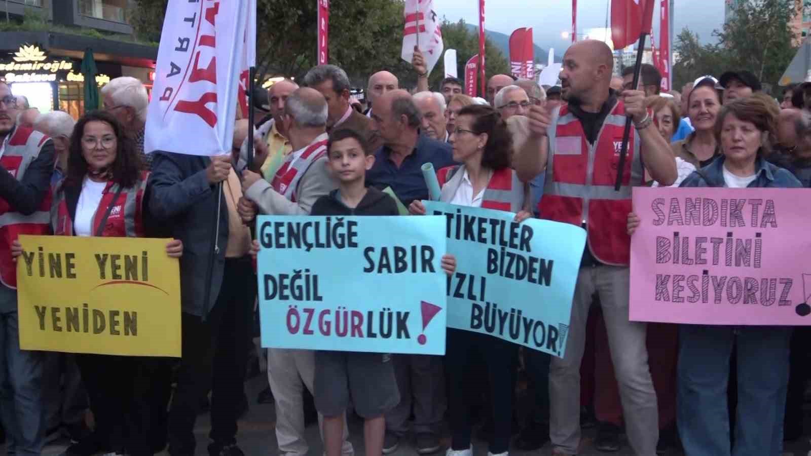 Özgür Özel: "Barış içinde kardeşçe yaşamayı vaat ediyoruz"