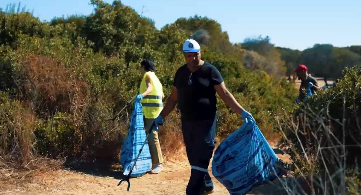 Didim Belediyesi Kulakçı Koyu’nda sahil temizliği gerçekleştirdi