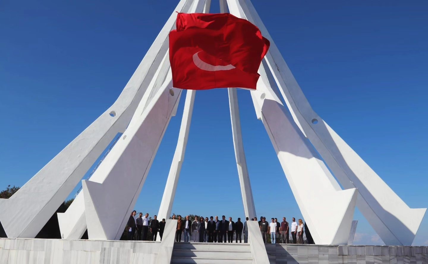 Bandırma Denetimli Serbestlik Müdürlüğünden Son Kurşun Anıtı’na anlamlı ziyaret