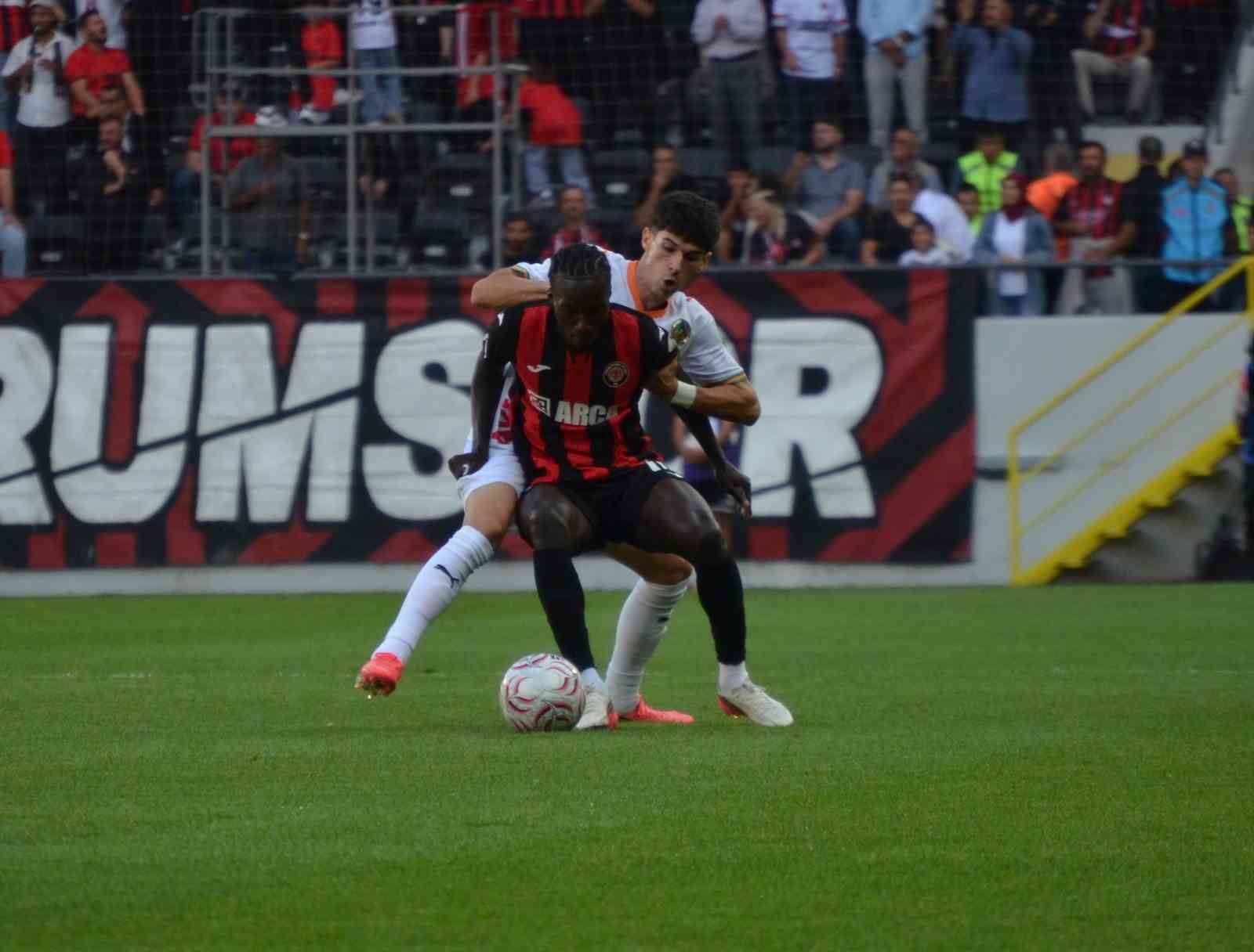 Trendyol Süper Lig: ÇorumFK: 0 - Corendon Alanyaspor: 0 (Maç devam ediyor)