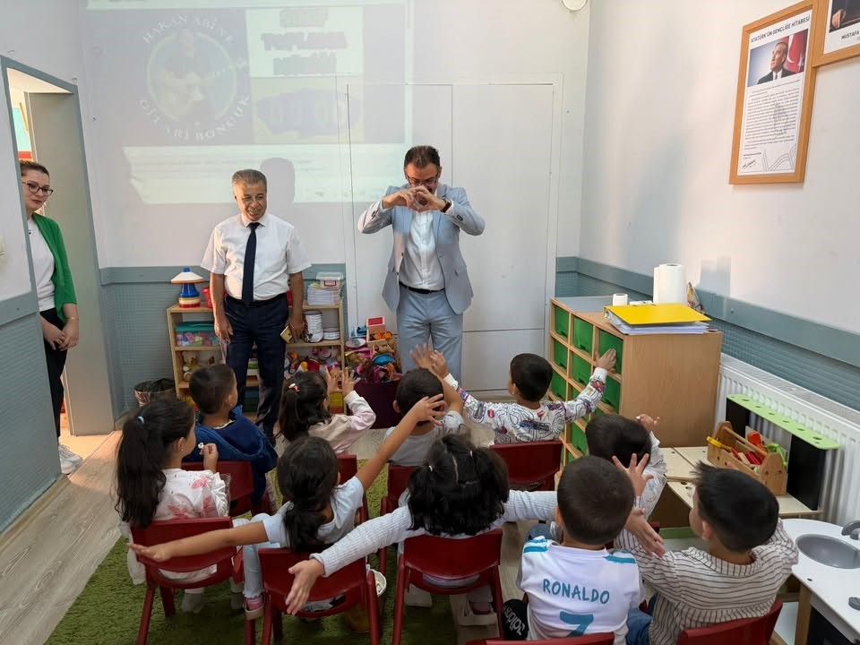 Sultanhisar Kaymakamı Ateş, öğrencilerle bir araya geldi