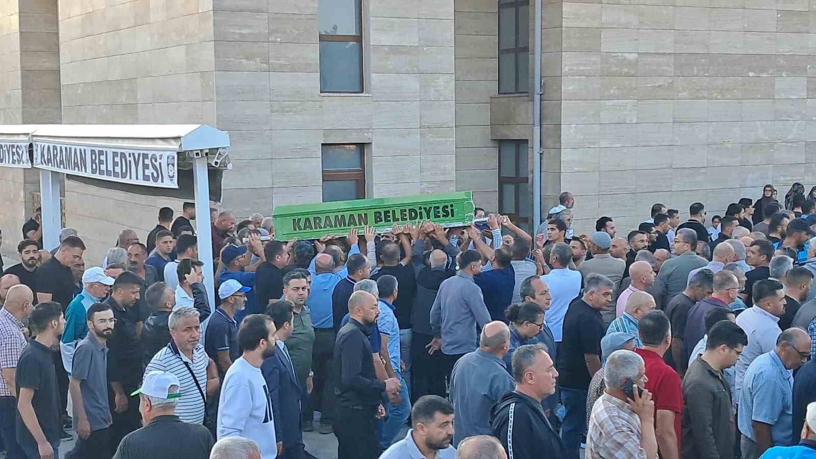 Karaman’da çöp kamyonundan düşen temizlik işçisi yaşam mücadelesini kaybetti