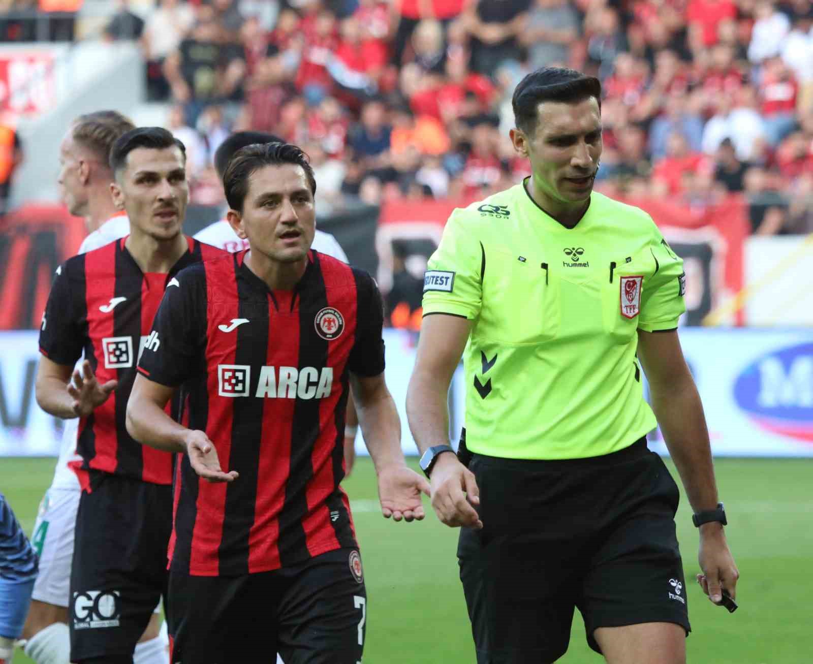 Trendyol Süper Lig: Çorum FK: 1 - Corendon Alanyaspor: 2 (Maç sonucu)