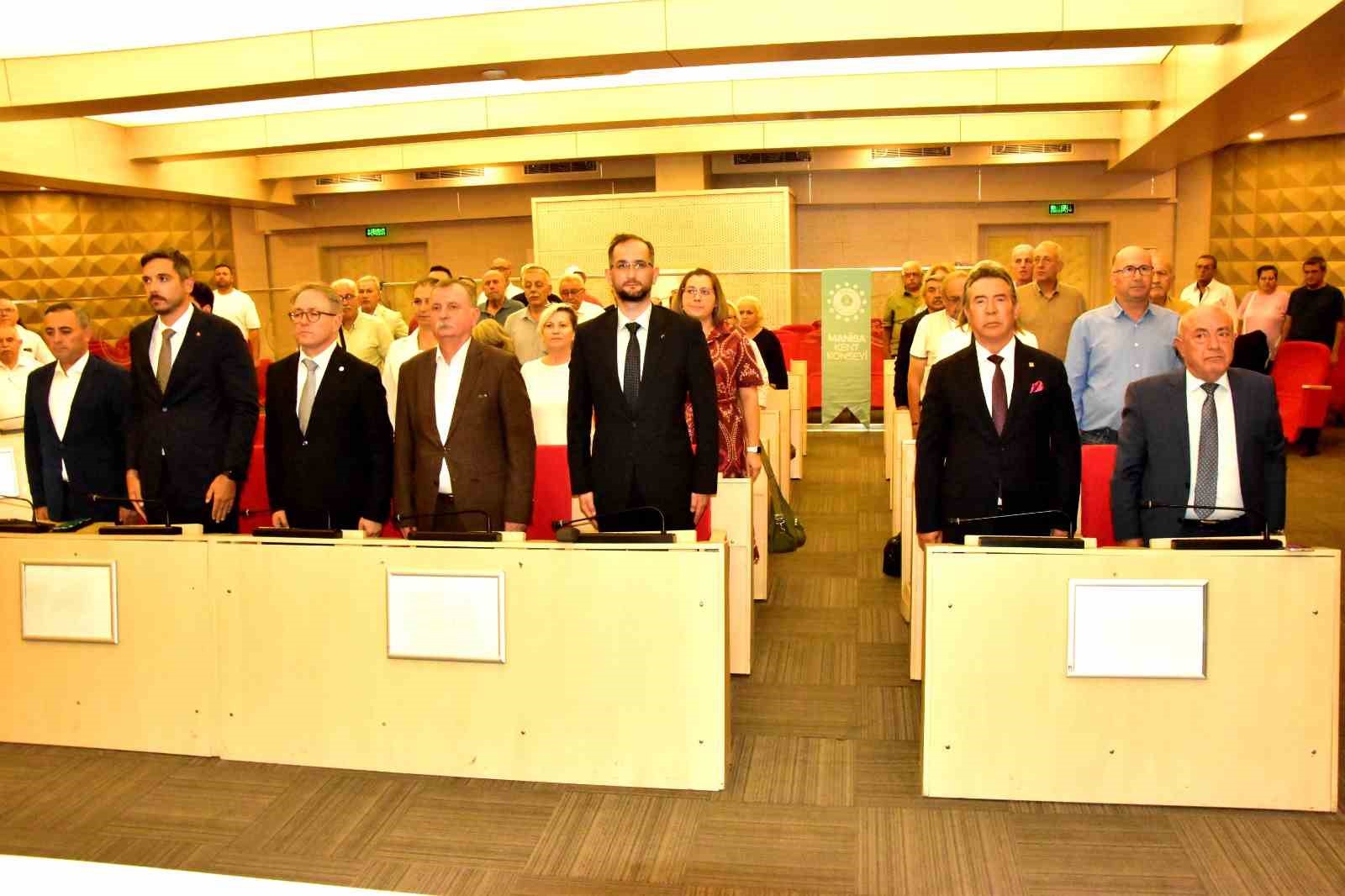 Manisa Kent Konseyi’nde Hakkı Bayraktar yeniden başkan seçildi