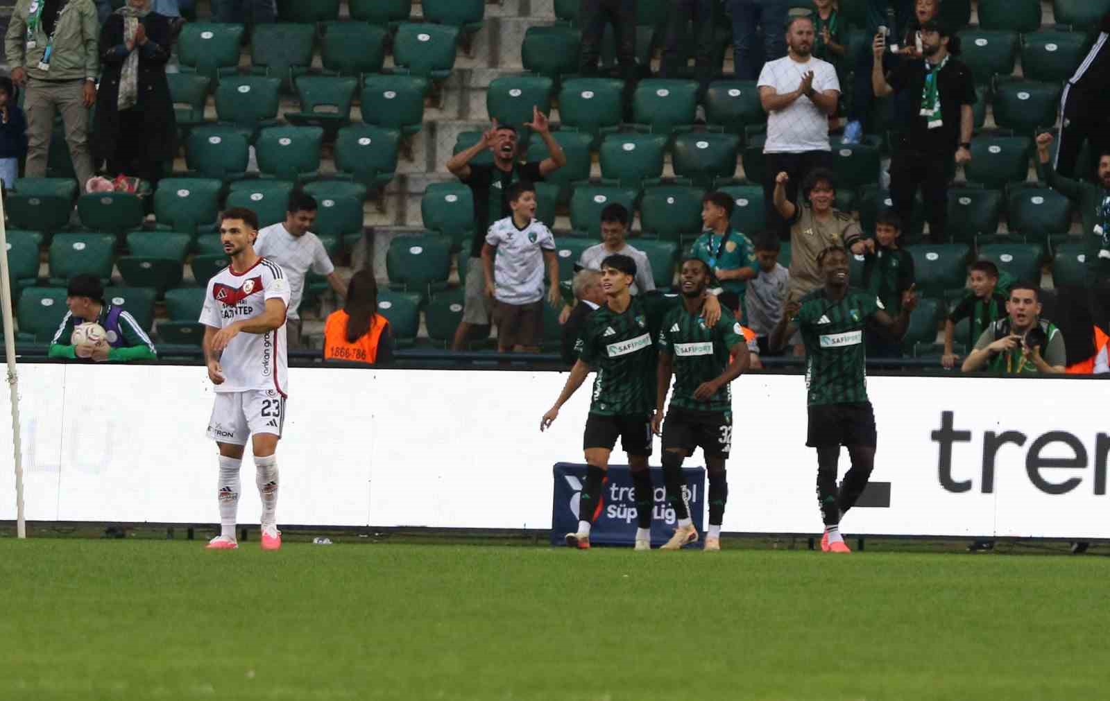 Trendyol Süper Lig: Kocaelispor: 2 - Gaziantep FK: 0 (Maç sonucu)