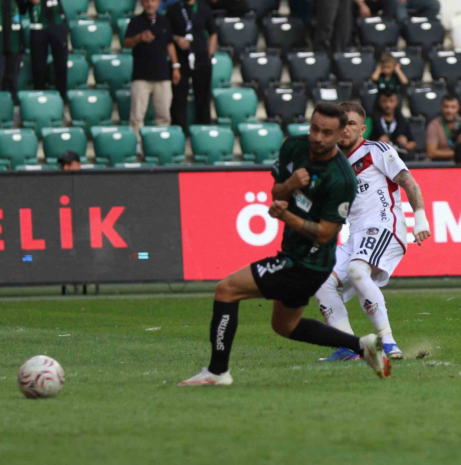 Trendyol Süper Lig: Kocaelispor: 2 - Gaziantep FK: 0 (Maç sonucu)