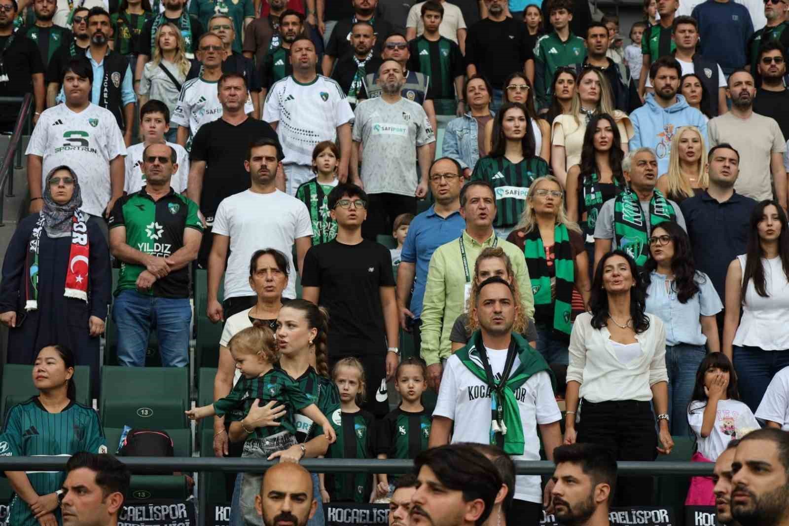 Kocaelispor - Gaziantep FK maçını 10 bin 983 kişi izledi