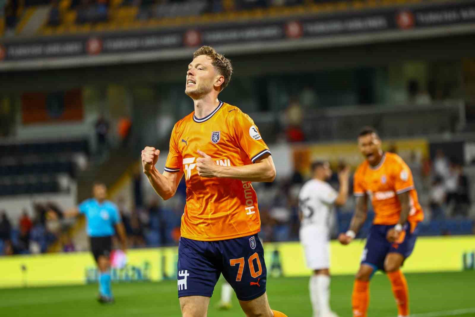 Trendyol Süper Lig: Başakşehir: 1 - Gençlerbirlği: 0 (Maç devam ediyor)
