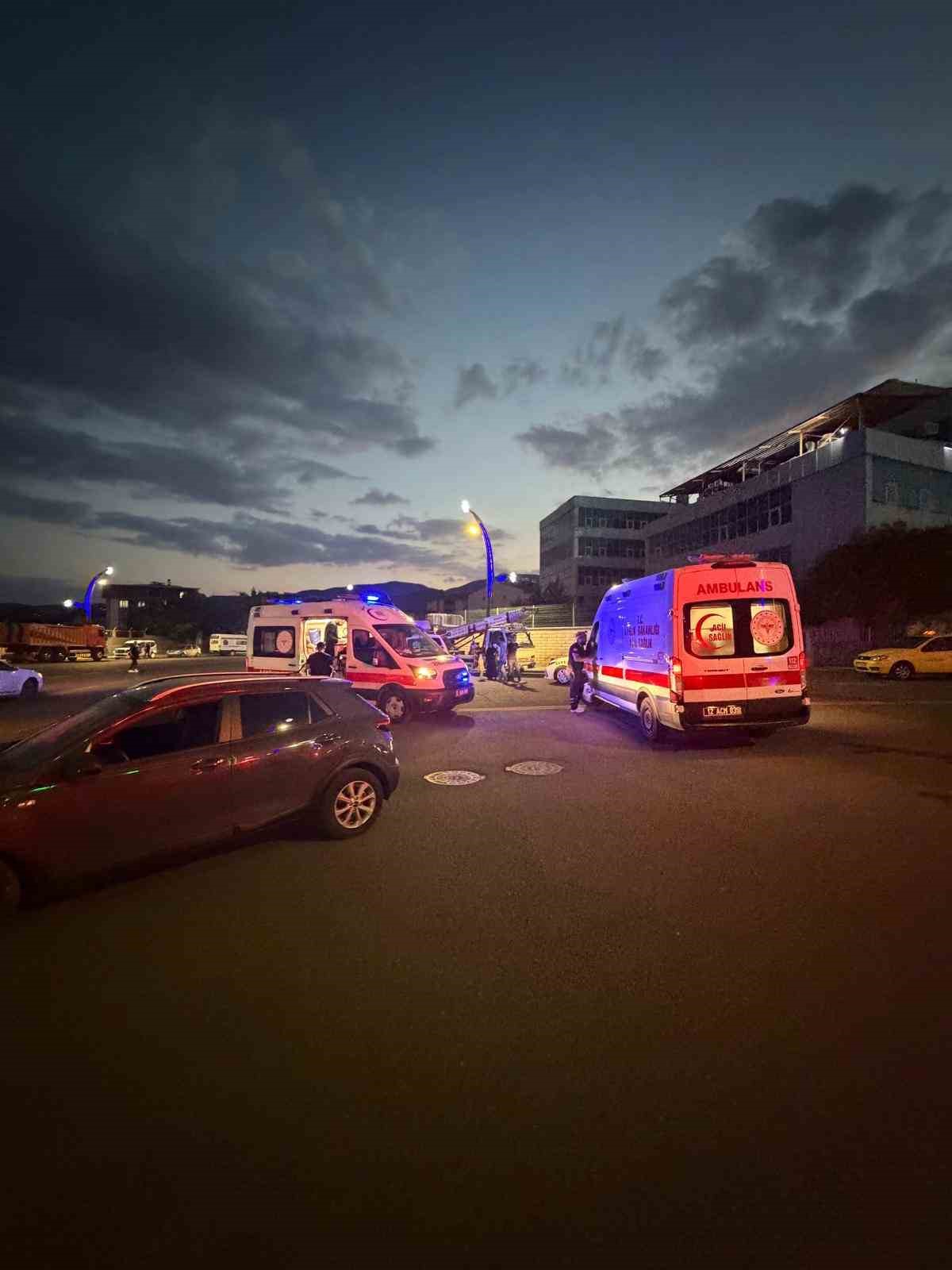 Bingöl’de iki otomobil çarpıştı: 4 yaralı