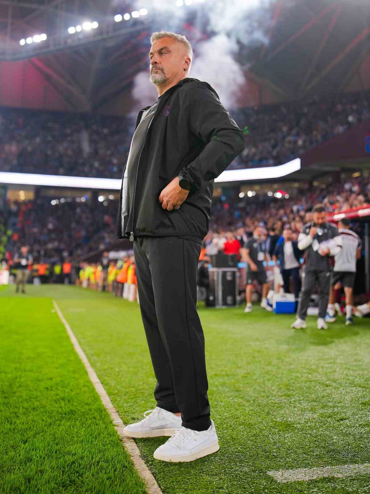 Trendyol Süper Lig: Trabzonspor: 3- Galatasaray:0 (İlk yarı)