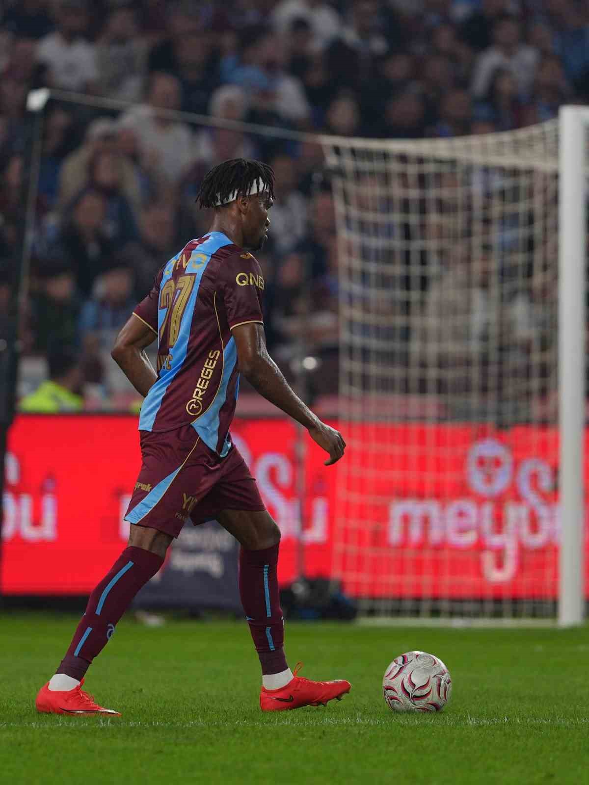 Trendyol Süper Lig: Trabzonspor: 3- Galatasaray:0 (İlk yarı)