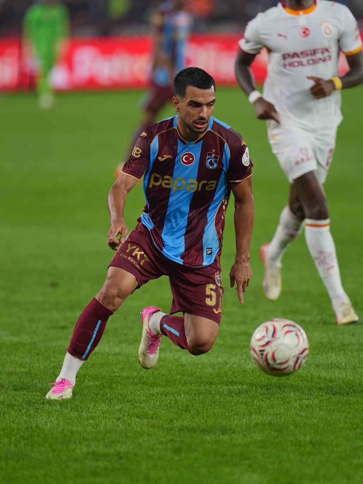 Trendyol Süper Lig: Trabzonspor: 3- Galatasaray:0 (İlk yarı)
