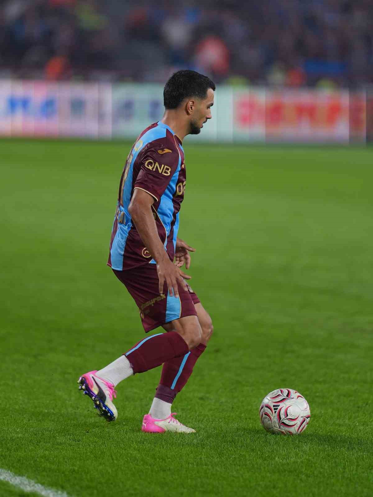 Trendyol Süper Lig: Trabzonspor: 3- Galatasaray:0 (İlk yarı)