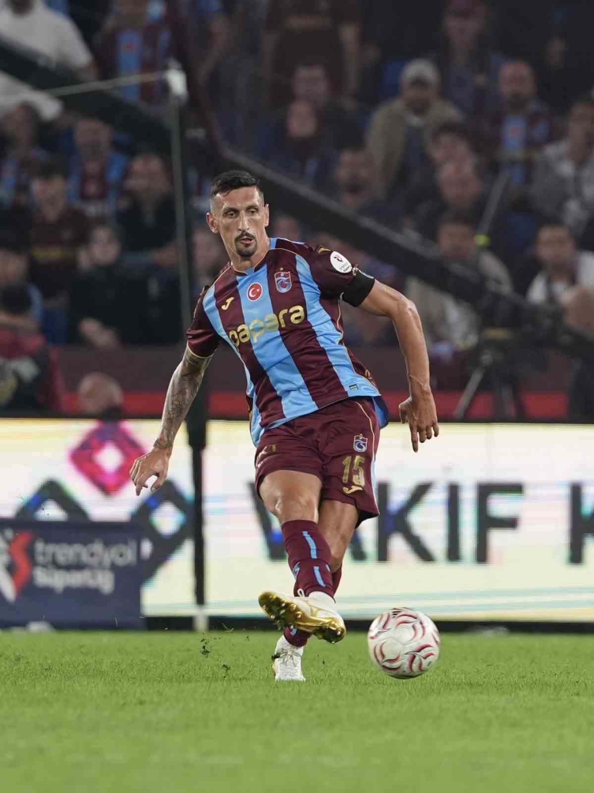 Trendyol Süper Lig: Trabzonspor: 3- Galatasaray:0 (İlk yarı)