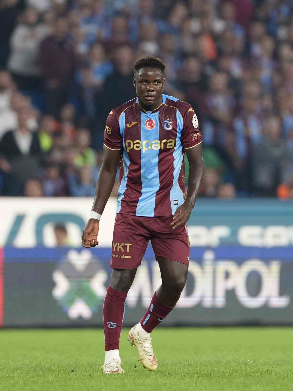 Trendyol Süper Lig: Trabzonspor: 3- Galatasaray:0 (İlk yarı)