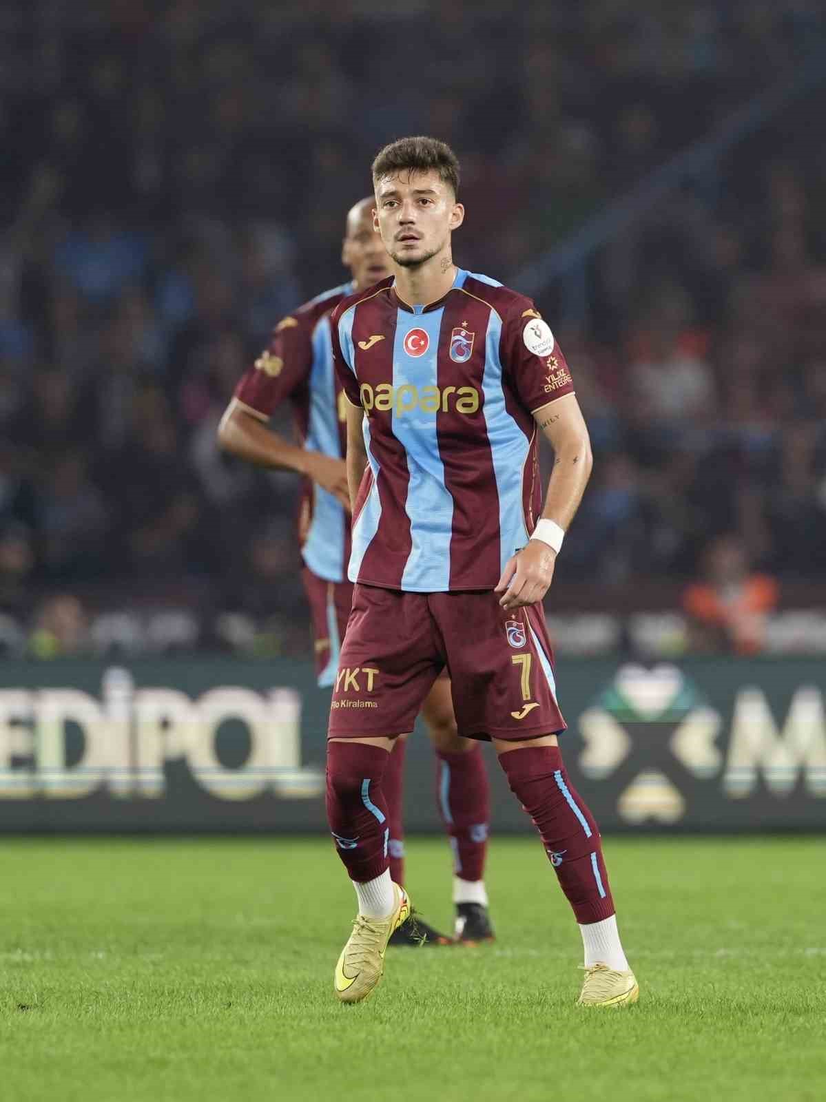 Trendyol Süper Lig: Trabzonspor: 3- Galatasaray:0 (İlk yarı)