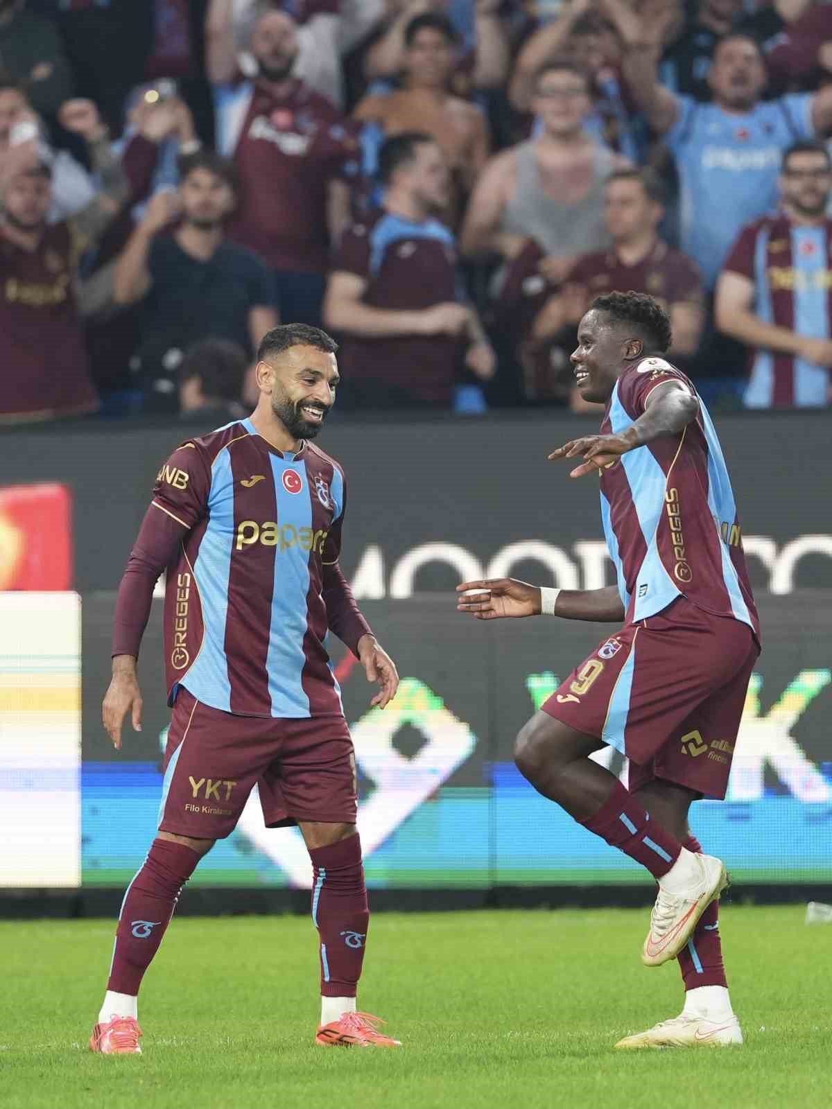 Trendyol Süper Lig: Trabzonspor: 3- Galatasaray:0 (İlk yarı)