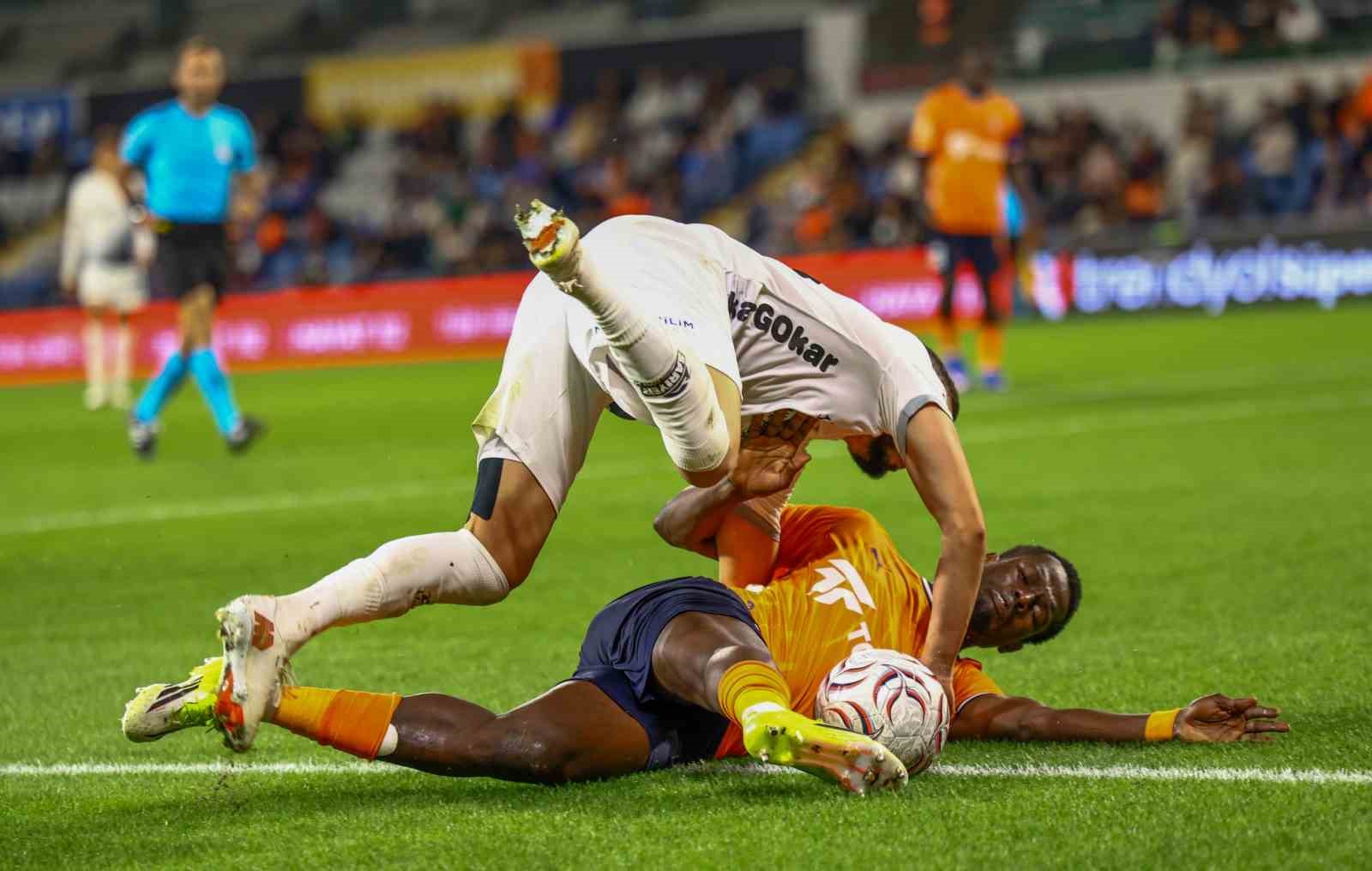 Trendyol Süper Lig: Başakşehir FK: 4 - Gençlerbirliği: 0 (Maç sonucu)
