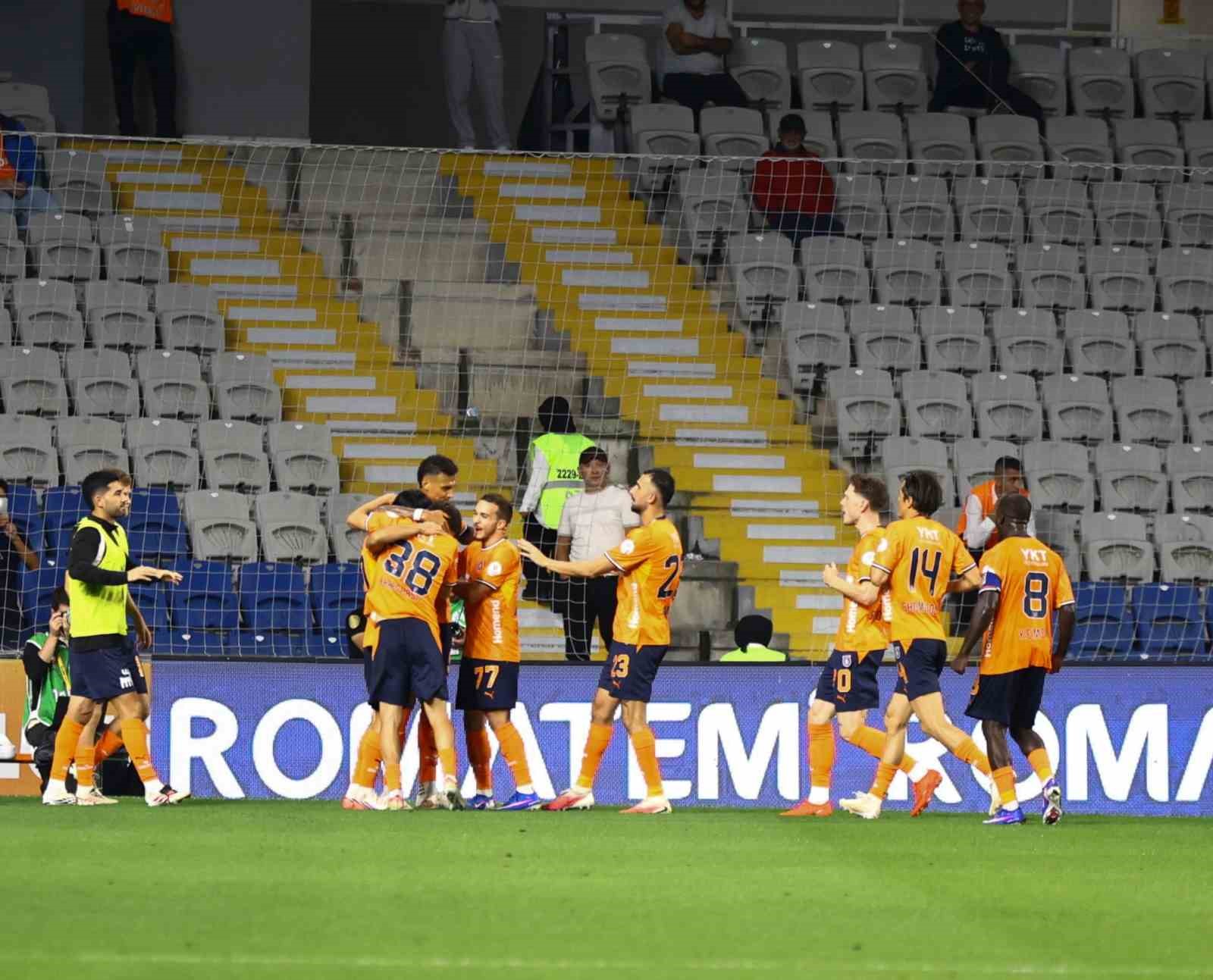 Trendyol Süper Lig: Başakşehir FK: 4 - Gençlerbirliği: 0 (Maç sonucu)